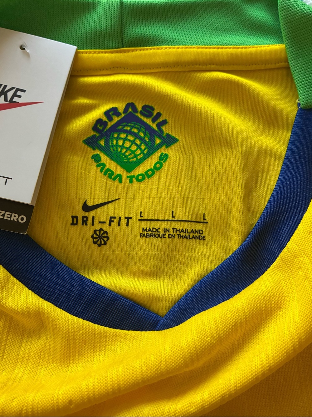 NIKE BRAZIL SOCCER TEAM 25/26 WORLD CUP JERSEY - Picture 10 of 14